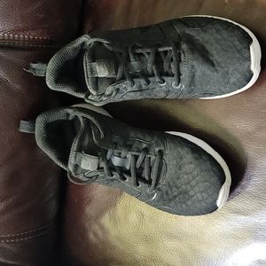 NIKE KAISHI 2.0 SE RUNNING SHOES SZ 8